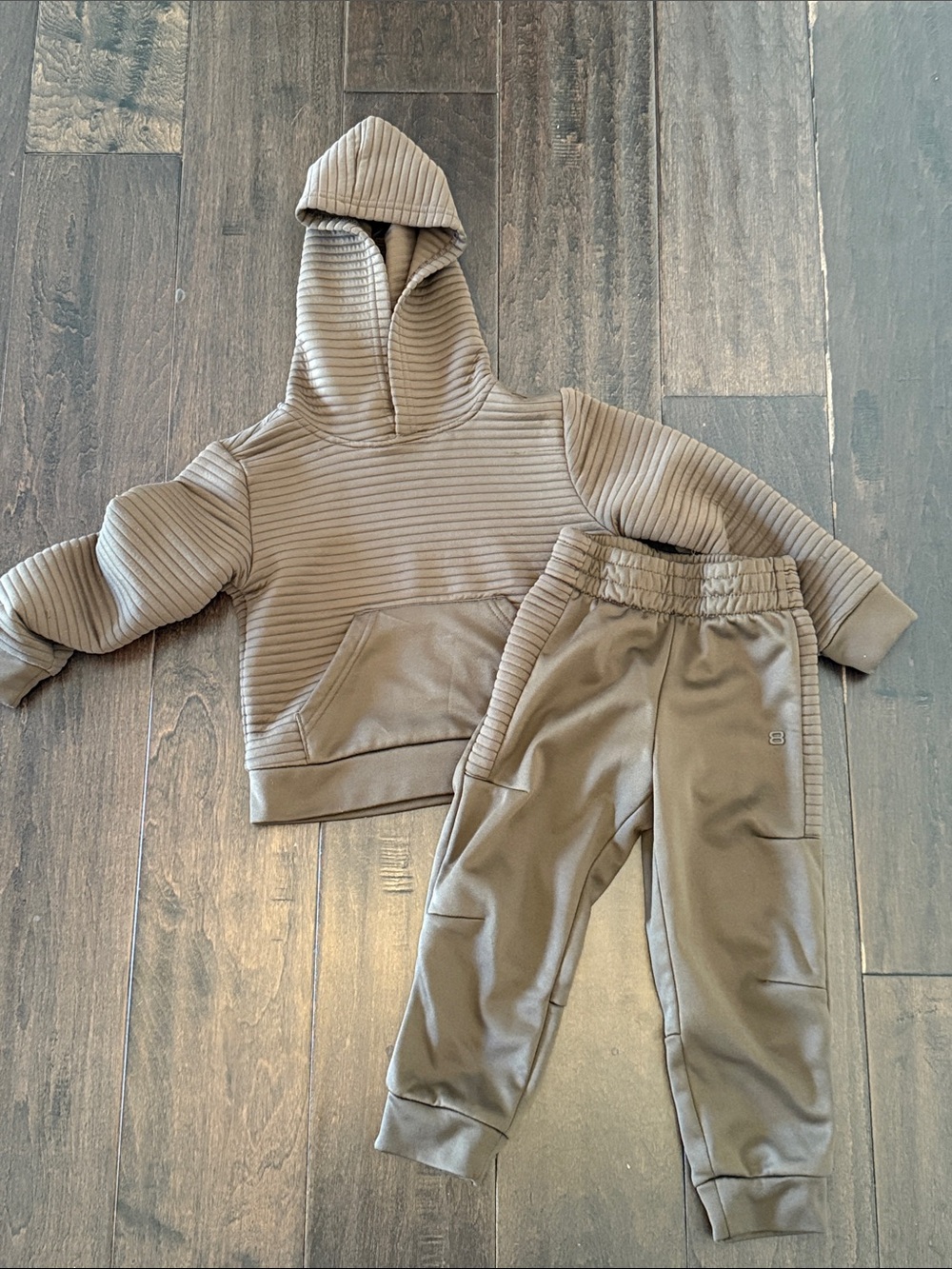 Toddler Boys Ribbed Hoodie & Joggers Set in Brown!